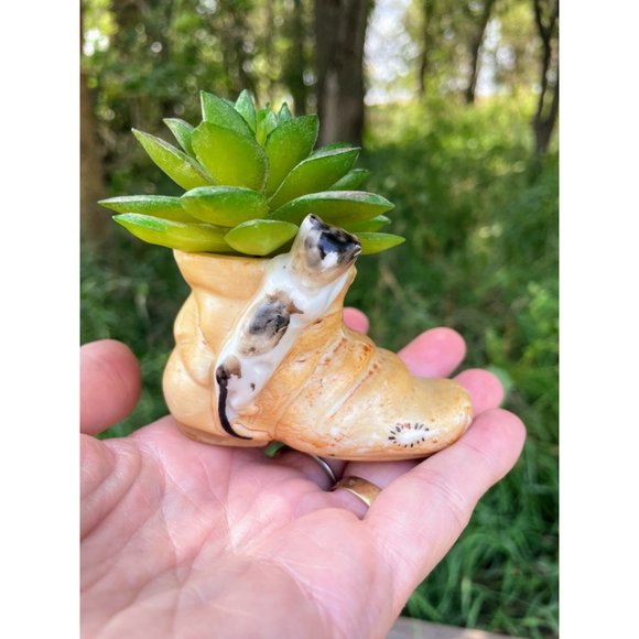 Vintage Miniature Shabby boot planter vase with cat/Kitten - Picture 10 of 11